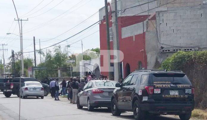 Catean casa en busca de drogas; arrestan a 4 personas