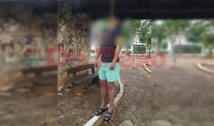 No soporta una separación amorosa y se cuelga en un puente
