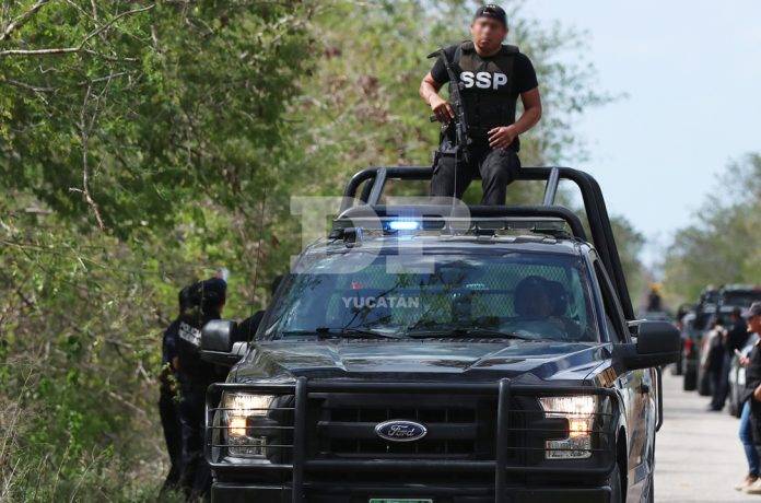 Vuelca camión de personal de la SSP en Cacalchén, un muerto y 30 lesionados