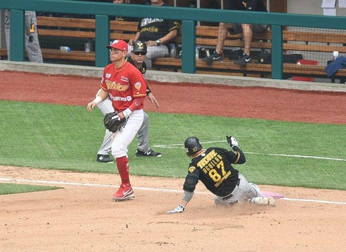 Diablos atoran a Leones en la Ciudad de México