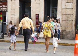 Día feriado con harto calor Día feriado con harto calor