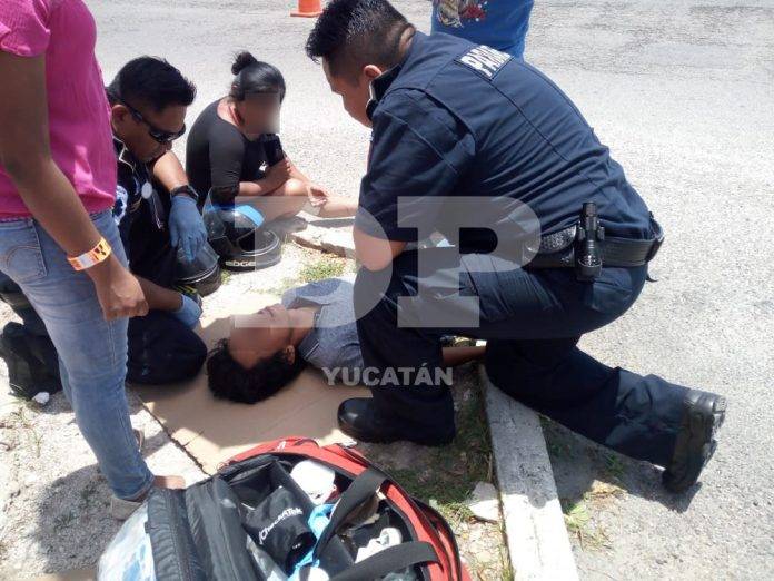 Alguien se quedó sin comida; chocan al conductor de Uber Eats en El Porvenir