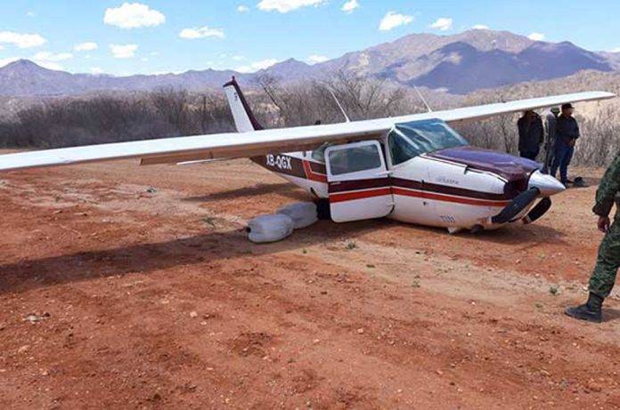 Aseguran avioneta con 280 kilos de cocaína. Hubo dos detenidos