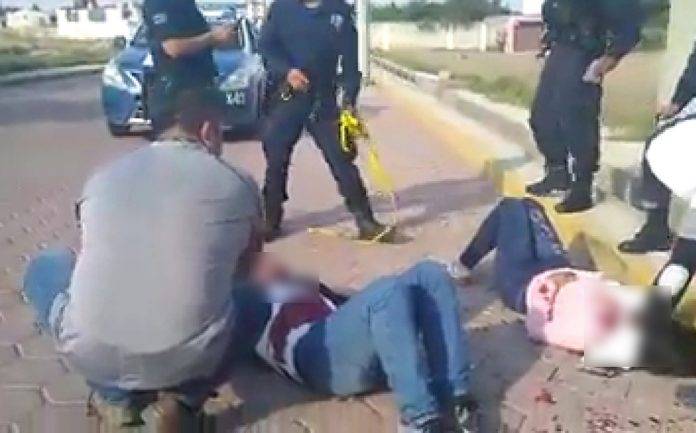 Celoso marido apuñala a su pareja en el cuello y luego se auto lesiona
