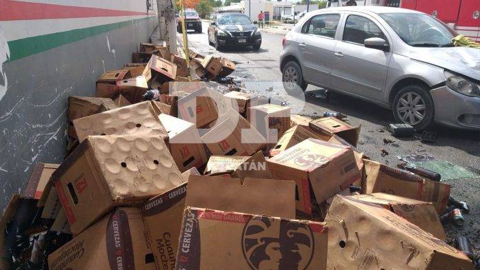 Cheves voladoras, camioneta que las transportaba se vuelca