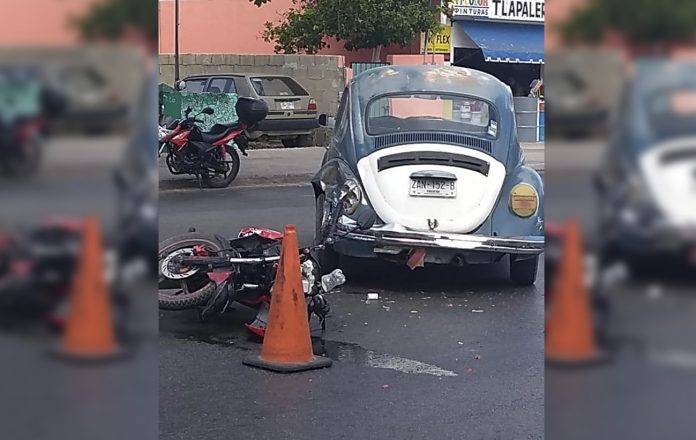 Cobratario se estampa contra un 'volcho'