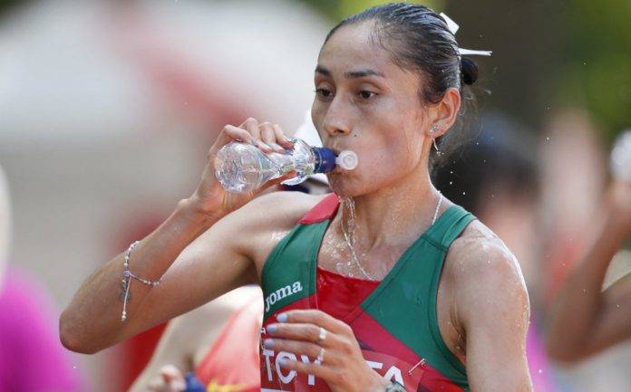 Suspenden a la marchista Lupita González por dopaje y todo por comerse unos tacos