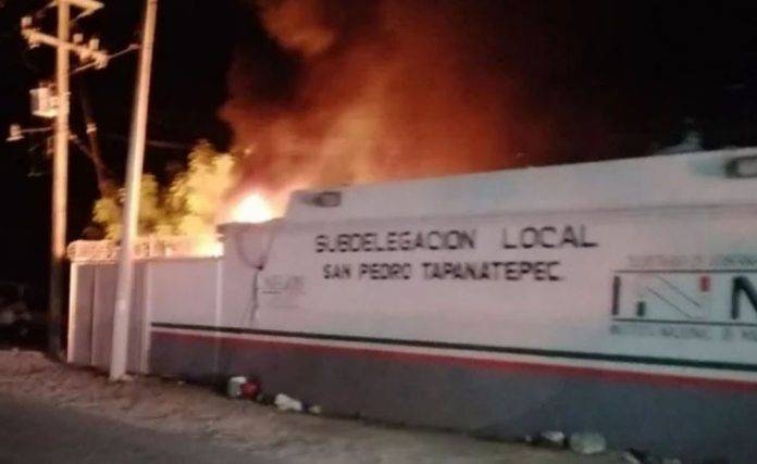 Arrestan a 8 centroamericanos por quemar estación migratoria