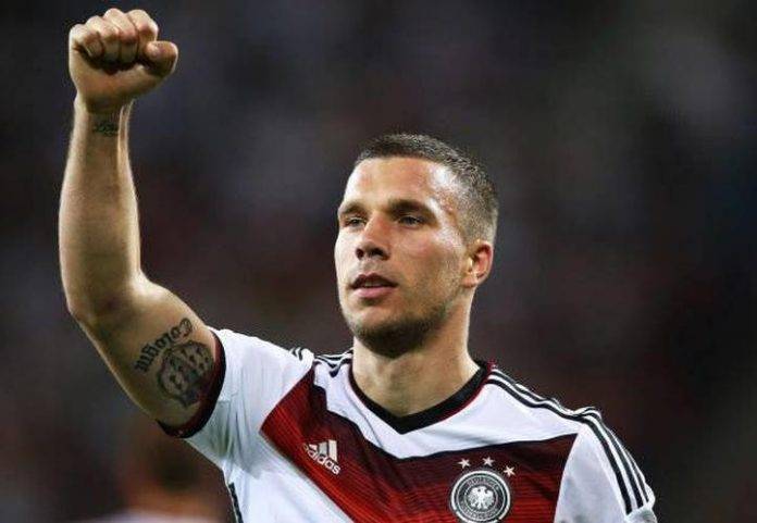 Lucas Podolski podría llegar a rayados de Monterrey