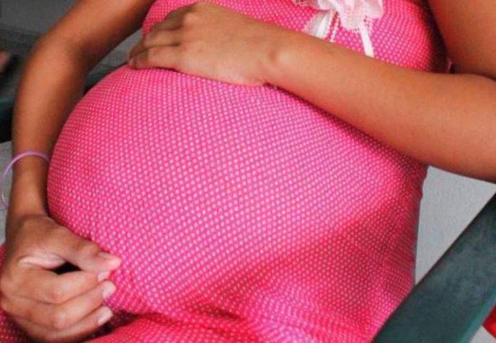 Mujer embarazada es golpeada por su esposo