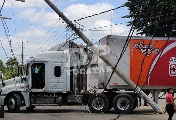 Jaladota de un 'mastodonte' deja a Buctzotz sin energía eléctrica