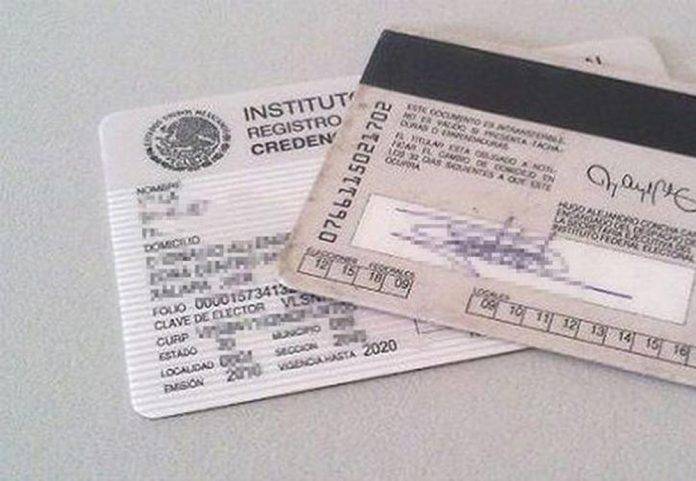 Cae en Mérida usurpador de identidades; tenía 3 credenciales del INE falsas