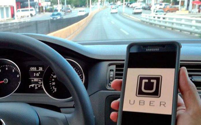 A pesar de taxistas inconformes, Uber regresa a Cancún