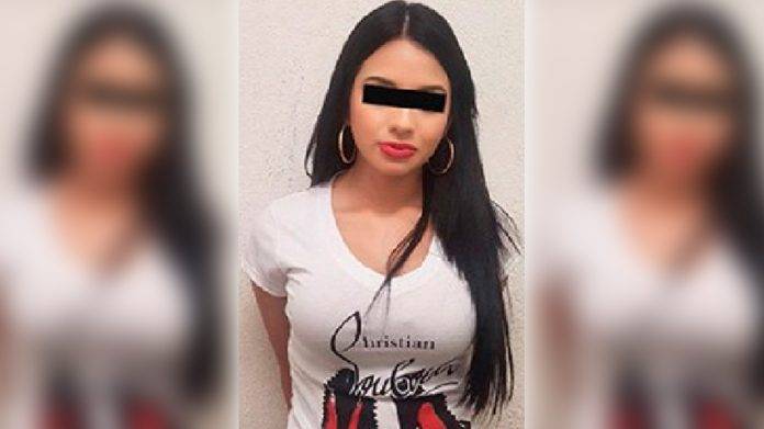 Cártel de narcotráfico recluta a mujeres bonitas y jóvenes para ser sicarias
