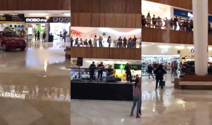Se inunda plaza comercial y los músicos tocan Titanic