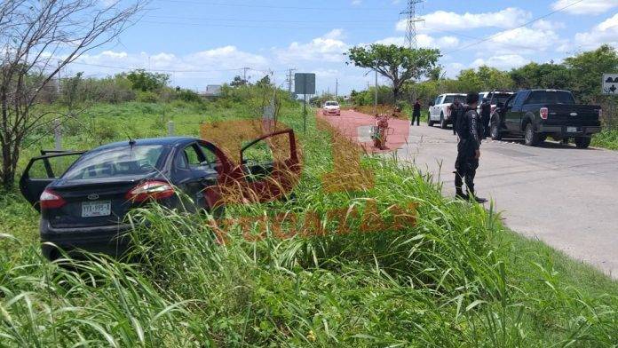 Detienen a 3 sujetos cargados con droga, tras persecución en Periférico sur