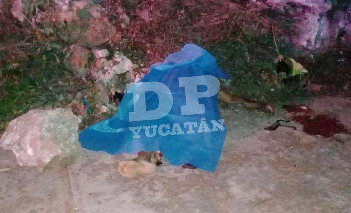 Motociclista de Tahdziú se estrella contra poste y muere, su pasajero resulta lesionado