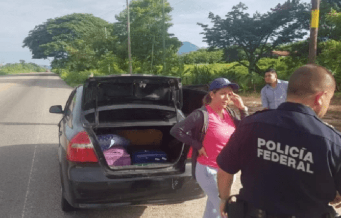 Cónsul de Nicaragua trasladaba a cuatro cubanos ilegales
