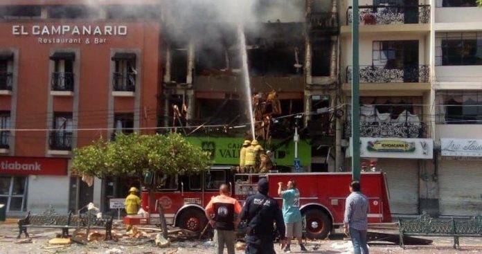 Mueren 4 personas por explosión en edificio en Jalisco