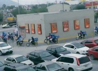Repartidores de pizza ‘emboscan’ a la competencia