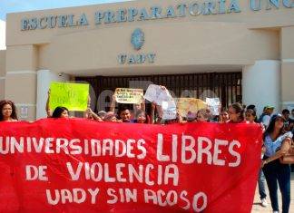 Alumnos de la Uady protestan por supuesto caso de abuso Protesta en contra de acoso en la prepa 1