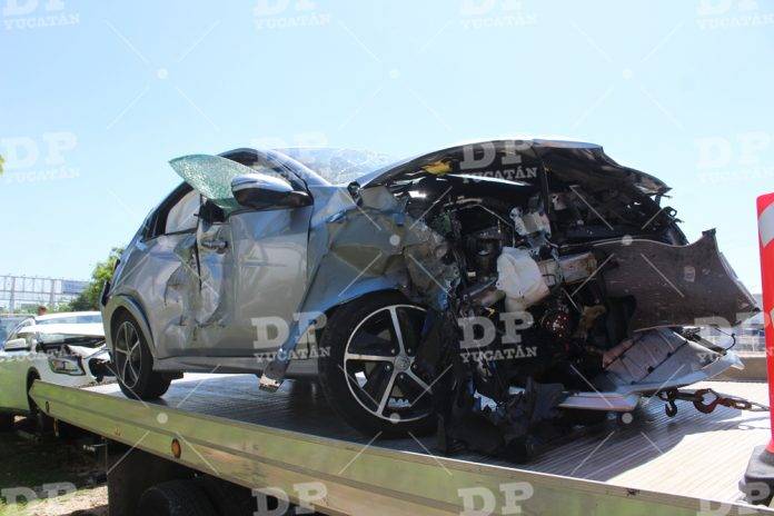 Choque múltiple por conductora 'acelerada' deja a 4 naves destrozadas