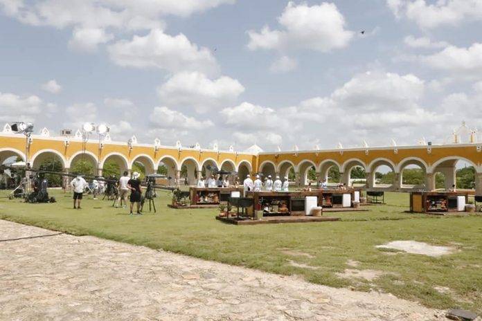Graban semifinal de Master Chef en el convento de Izamal