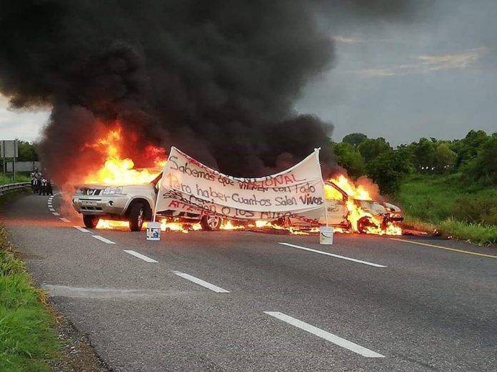 Crimen organizado amenaza y quema vehículos contra la Guardia Nacional