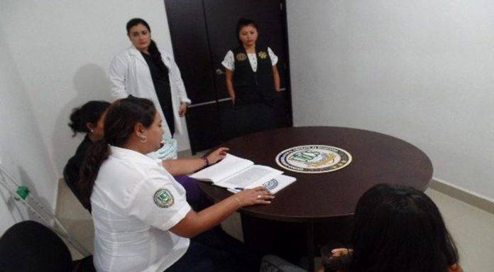 Menores huyen de San Luis Potosí y llegan a Acanceh; el nacimiento de su bebé los delató