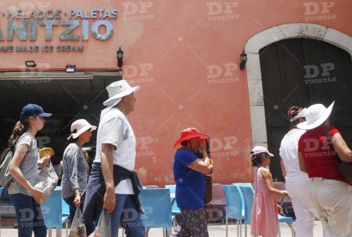 ¡Prepara tu gorra y sombrilla! se prevé día caluroso y tarde de chubascos