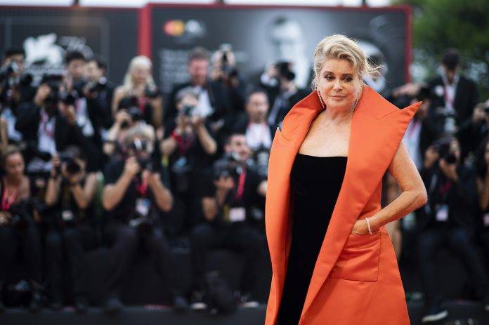 Deneuve al llegar al estreno de 