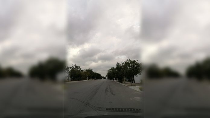 Vista del cielo en el fraccionamiento Las Américas, esta tarde