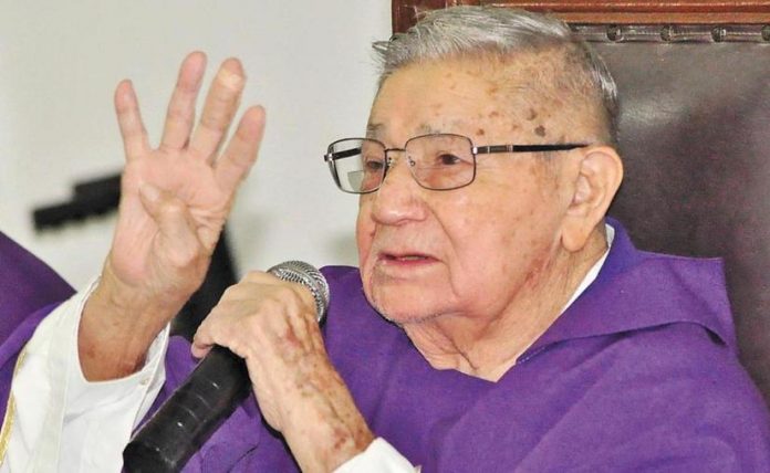Heriberto Vargas, presbítero.