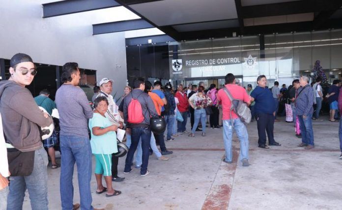 Los trámites de reemplacamiento fueron pospuestos porque las reuniones masivas representaban una importante fuente de propagación del coronavirus