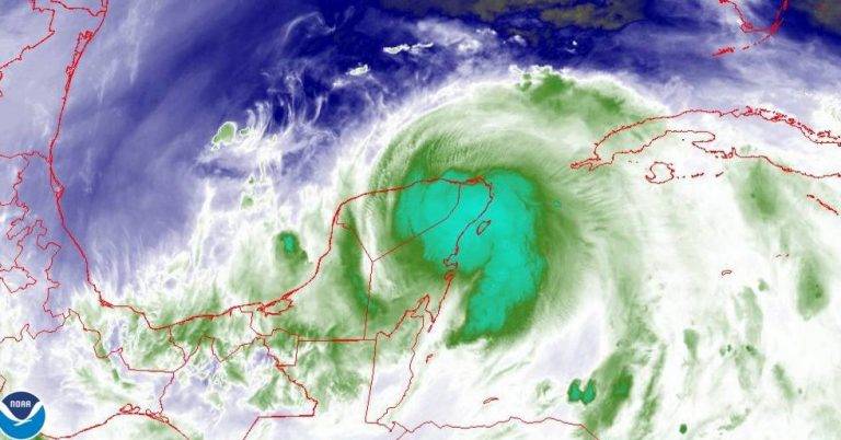 Efectos más fuertes de huracán Zeta en Mérida se sentirán desde las 7 am(video)