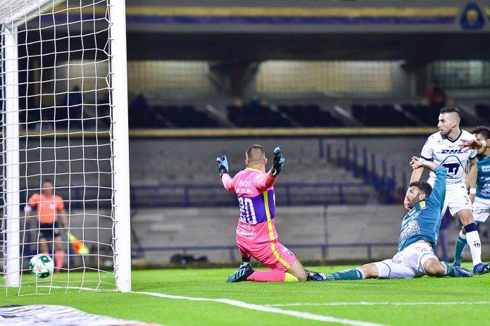 Momento exacto en que Giglioti anota