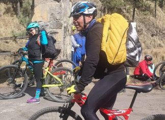 Puebla: Hasta con drones y helicóptero buscan a 9 ciclistas