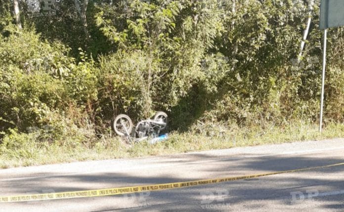 Motociclista pierde la vida al aporrearse en autopista Mérida-Cancún