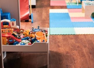 Indigna en redes maestra de kinder: “si te vomitas, te tomas tu vómito” (VIDEO FUERTE)