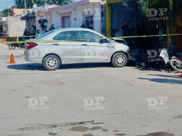 Tras ser arrollados en Celestún, falleció una mujer de 44 años mientras que su hijo de 20 años sobrevivió.