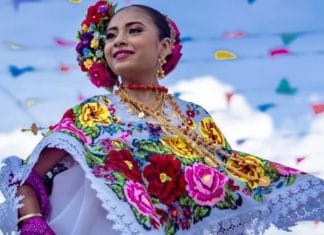 México celebra hoy el primer Día Nacional del Huipil: conoce su historia
