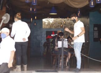 Subirán al 100% restaurantes y comercios su aforo y ampliarán su horario: SSY El cada vez menor número contagios, decesos y hospitalizados por Covid en Yucatán permitirá que los comercios y restaurantes ya puedan atender con aforo del 100%.