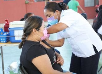 Anuncian vacunación contra Covid para los de 18 a 39 años de 17 municipios La nueva aplicación de dosis de refuerzo contra el Covid en Yucatán comenzará el lunes 21 de marzo en Kanasín, Izamal, Maxcanú y Tecoh.