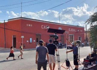 Filman película suiza en Baca; vecinos trabajan como extras