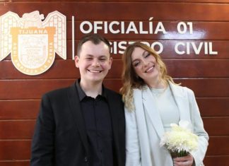 Se casan en México un ruso y una ucraniana, pese a andar en guerra sus países (video)