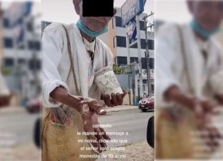 Limosnero se pone sus moños: avienta dinero en vez de agradecerlo (video)