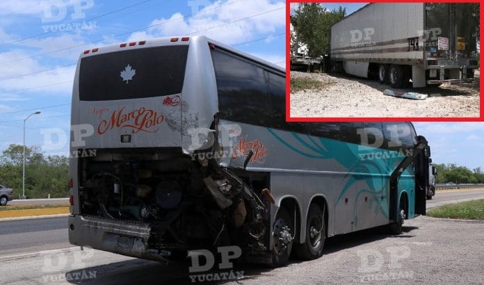 Los turistas sufrieron el susto de sus vidas pero afortunadamente a ninguno le pasó nada grave luego de ser impactados por un trailer en la Mérida Campeche. Los turistas sufrieron el susto de sus vidas pero afortunadamente a ninguno le pasó nada grave luego de ser impactados por un trailer en la Mérida Campeche.