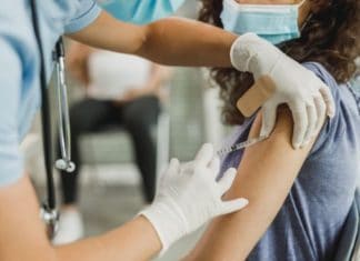Preparan vacunación contra Covid-19 para menores de 14 años en adelante