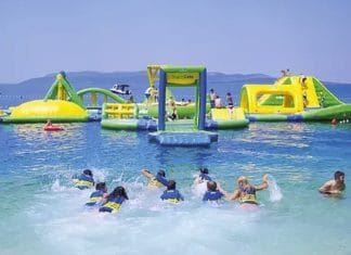 Anuncian instalación de parque acuático flotante frente al Malecón de Progreso