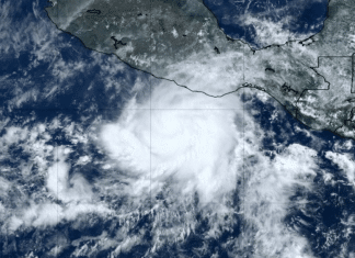 Supenden clases en Oaxaca por paso de huracán ‘Agatha’